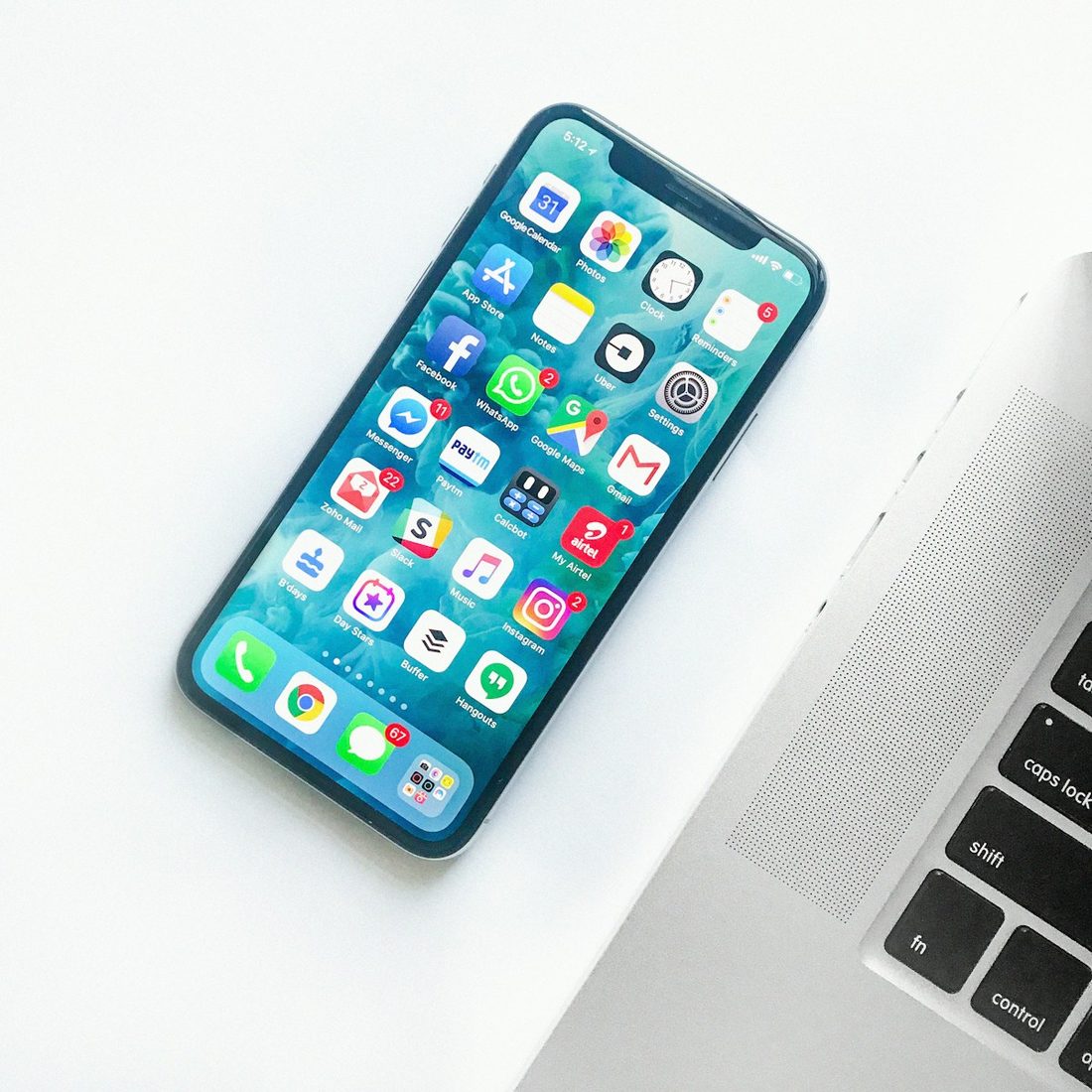 云顶国际 APP 赛程与赛事列表界面示意